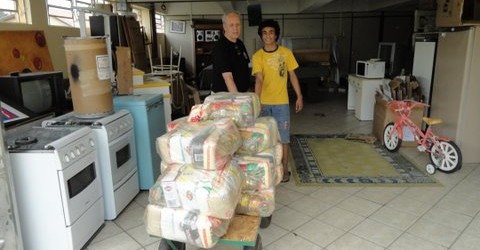 &nbsp; A Grande Loja do Paraná, através da Inspetoria Litúrgica para 1ª Região entregaram no dia 22 de dezembro, 50 Cestas Básicas para APAV – Associação Paranaense Alegria de Viver.  A...