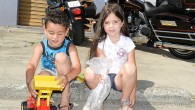 A Campanha “Abra seu Coração neste Natal”, que arrecadou mais de 9.000 brinquedos, destinou 1.000 brinquedos para a Vila Osternack em Curitiba. Um grupo de motociclistas do Moto Clube Bodes do...