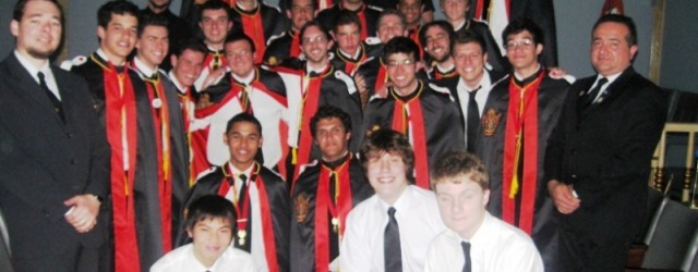O Capítulo DeMolay Caminhos da Virtude abrilhantou ainda mais a sessão branca da Augusta e Respeitável Loja Simbólica José Nogueira Bernardes, Nº 153 que homenageou as mães presentes e as...