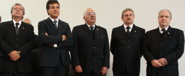 Neste dia 17 de maio, o governador do Paraná Beto Richa acompanhado do Prefeito de Curitiba Luciano Ducci, recebeu mais de 500 Maçons pertencentes as três  Potências Regulares ( Grande...