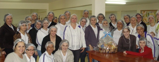 Foi realizado neste final de semana pelo Bethel Nº 2 – Caminho da Luz da Ordem Internacional  das Filhas de Jó de Campo Mourão, a confecção de Cestas de Café...